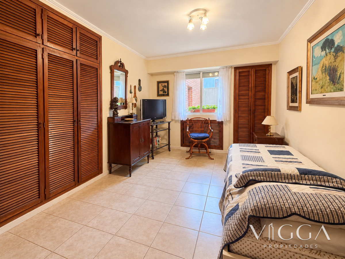 Apartamento ID.410 - Venta Apartamento 3 suites y servicio Puerto Punta del Este