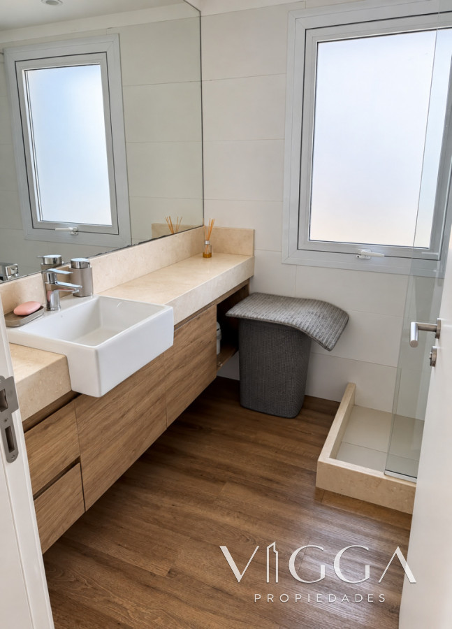 Apartamento ID.260 - Penthouse en Alquiler Playa Mansa Punta del Este 