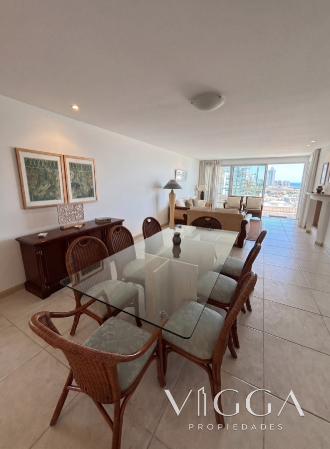 Apartamento ID.126 - Apartamento en venta tres dormitorios Punta del Este