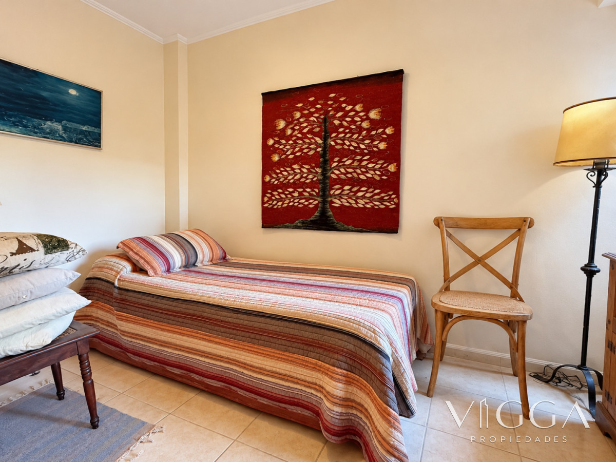Apartamento ID.410 - Venta Apartamento 3 suites y servicio Puerto Punta del Este