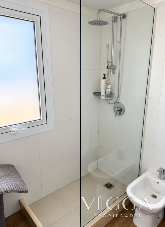 Apartamento ID.260 - Penthouse en Alquiler Playa Mansa Punta del Este 