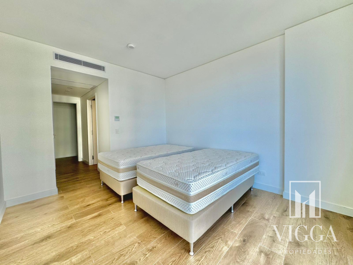 Apartamento ID.56 - Apartamento en alquiler de tres dormitorios en Punta del Este