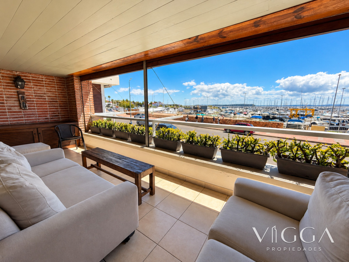 Apartamento ID.410 - Venta Apartamento 3 suites y servicio Puerto Punta del Este