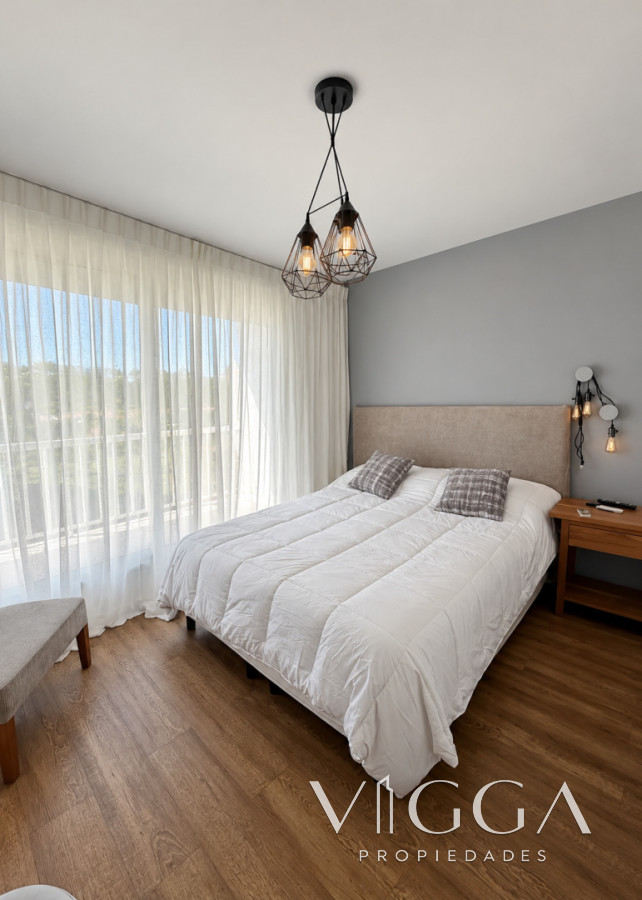 Apartamento ID.260 - Penthouse en Alquiler Playa Mansa Punta del Este 