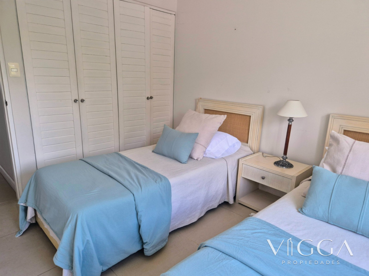 Apartamento ID.87 - Apartamento en venta 4 dormitorios Punta del Este