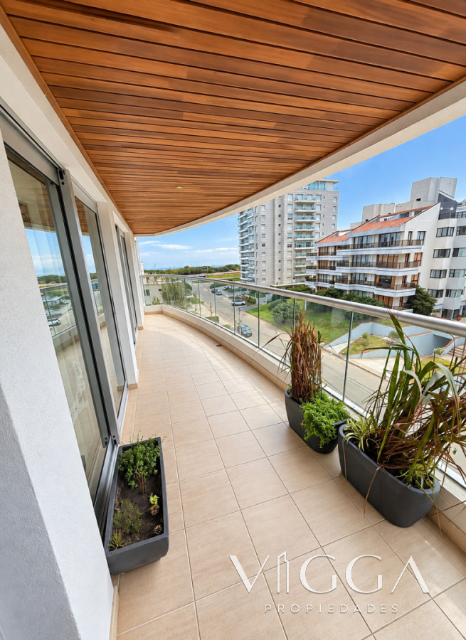 Apartamento ID.222/ - Apartamento en venta tres dormitorios Punta del Este