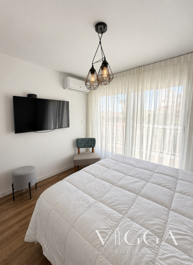 Apartamento ID.260 - Penthouse en Alquiler Playa Mansa Punta del Este 