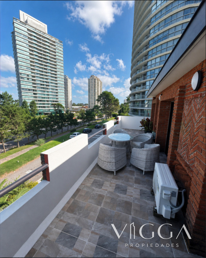 Apartamento ID.122/ - Penthouse en Venta tres dormitorios´Punta del Este