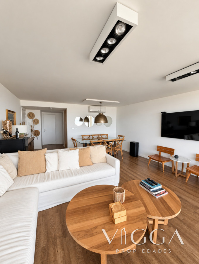 Apartamento ID.260 - Penthouse en Alquiler Playa Mansa Punta del Este 