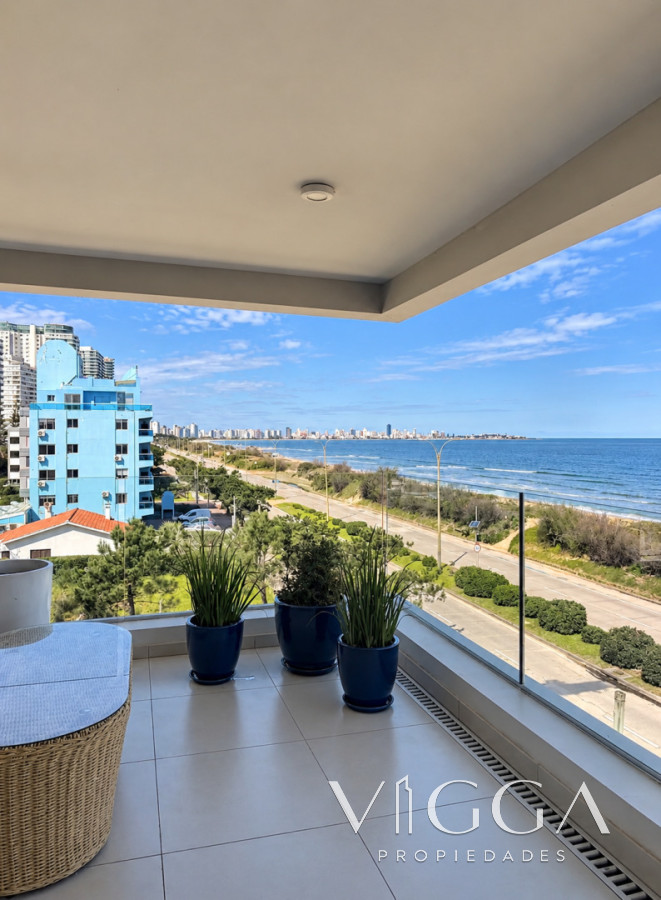 Apartamento ID.260 - Penthouse en Alquiler Playa Mansa Punta del Este 