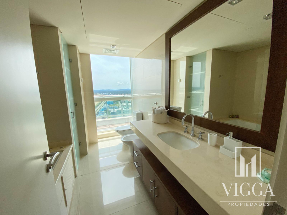 Apartamento ID.13 - Penthouse Aquarela 3 suites y dependencia Punta del Este