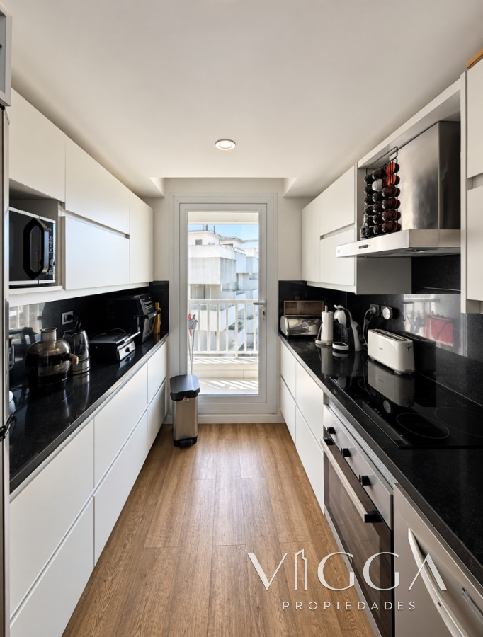 Apartamento ID.260 - Penthouse en Alquiler Playa Mansa Punta del Este 
