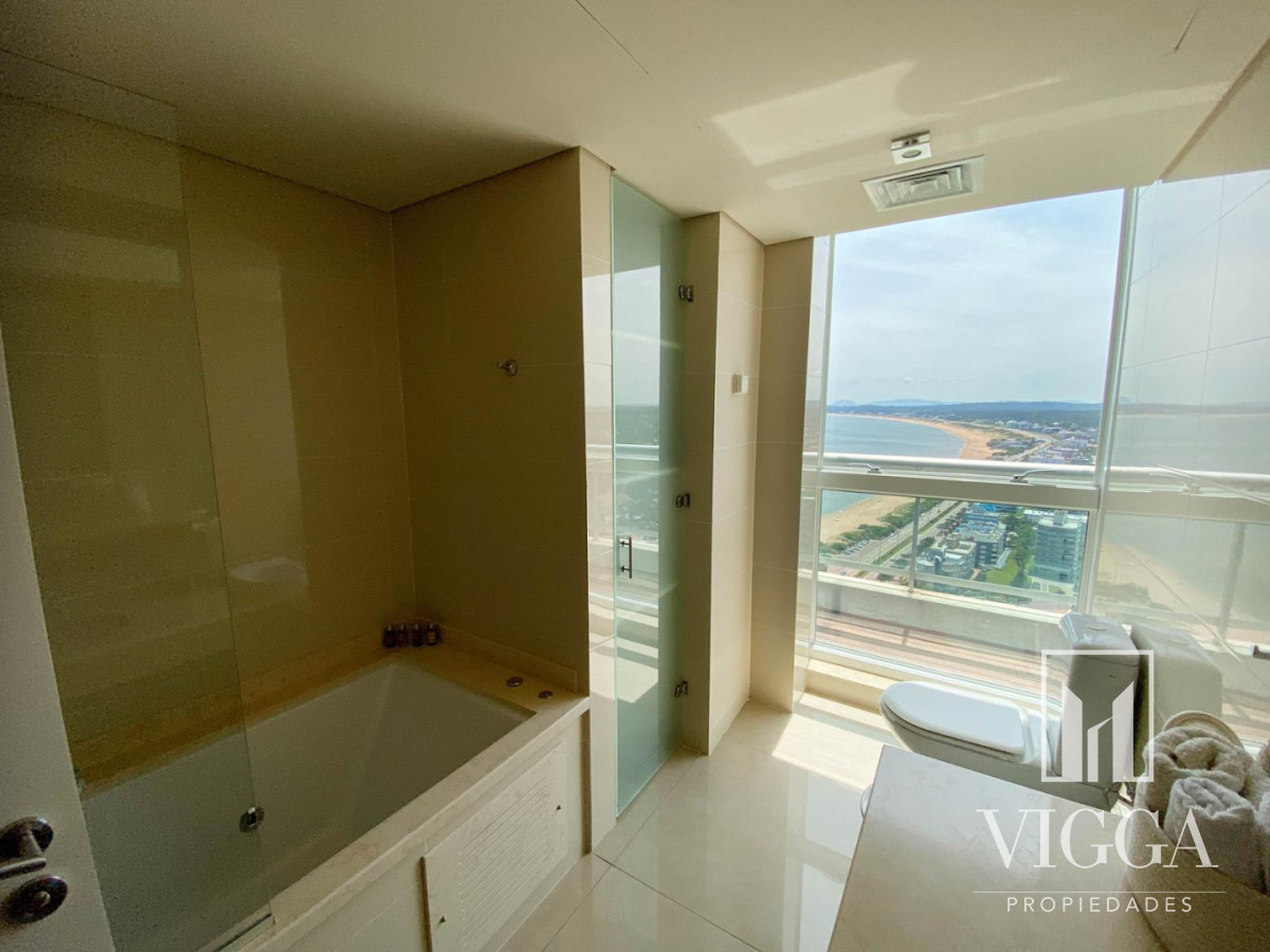 Apartamento ID.13 - Penthouse Aquarela 3 suites y dependencia Punta del Este