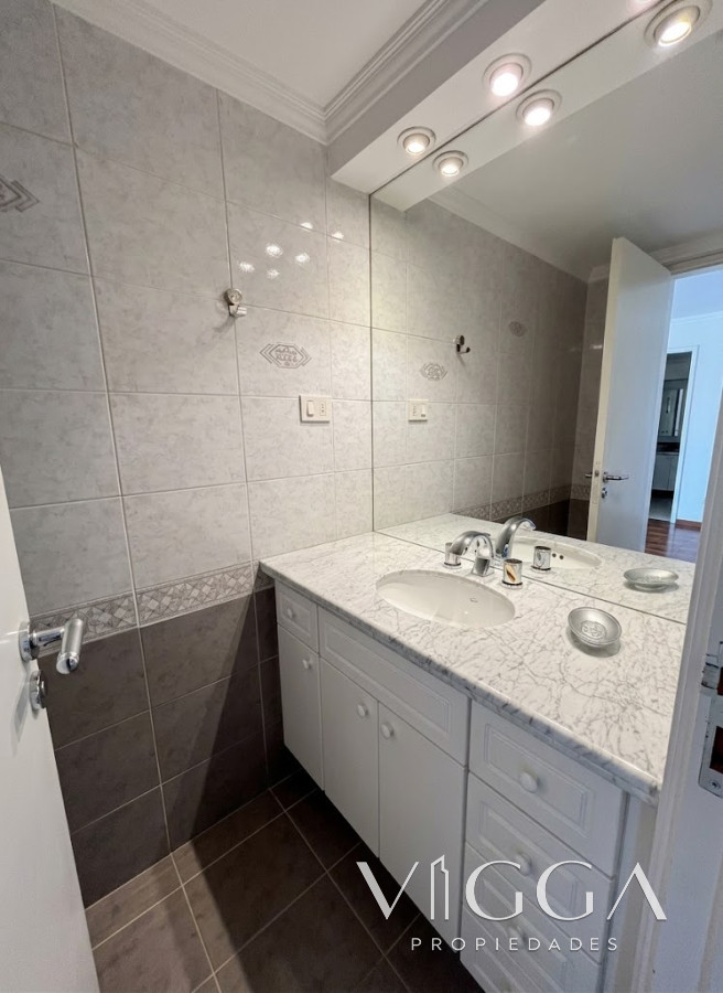 Apartamento ID.126 - Apartamento en venta tres dormitorios Punta del Este