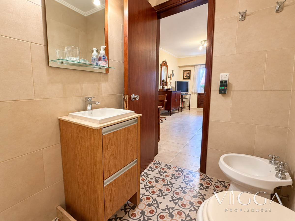 Apartamento ID.410 - Venta Apartamento 3 suites y servicio Puerto Punta del Este