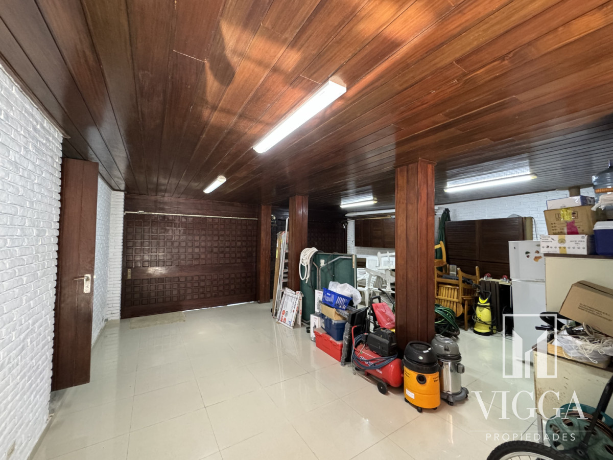 Casa ID.26 - Casa en Venta 4 suites Cantegril Playa Mansa Punta del Este