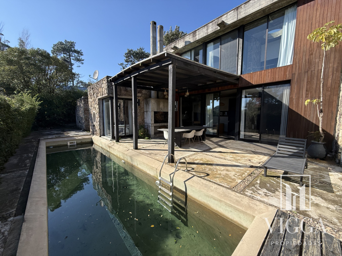 Casa ID.49 - Venta casa 4 suites Barrio privada La Arbolada