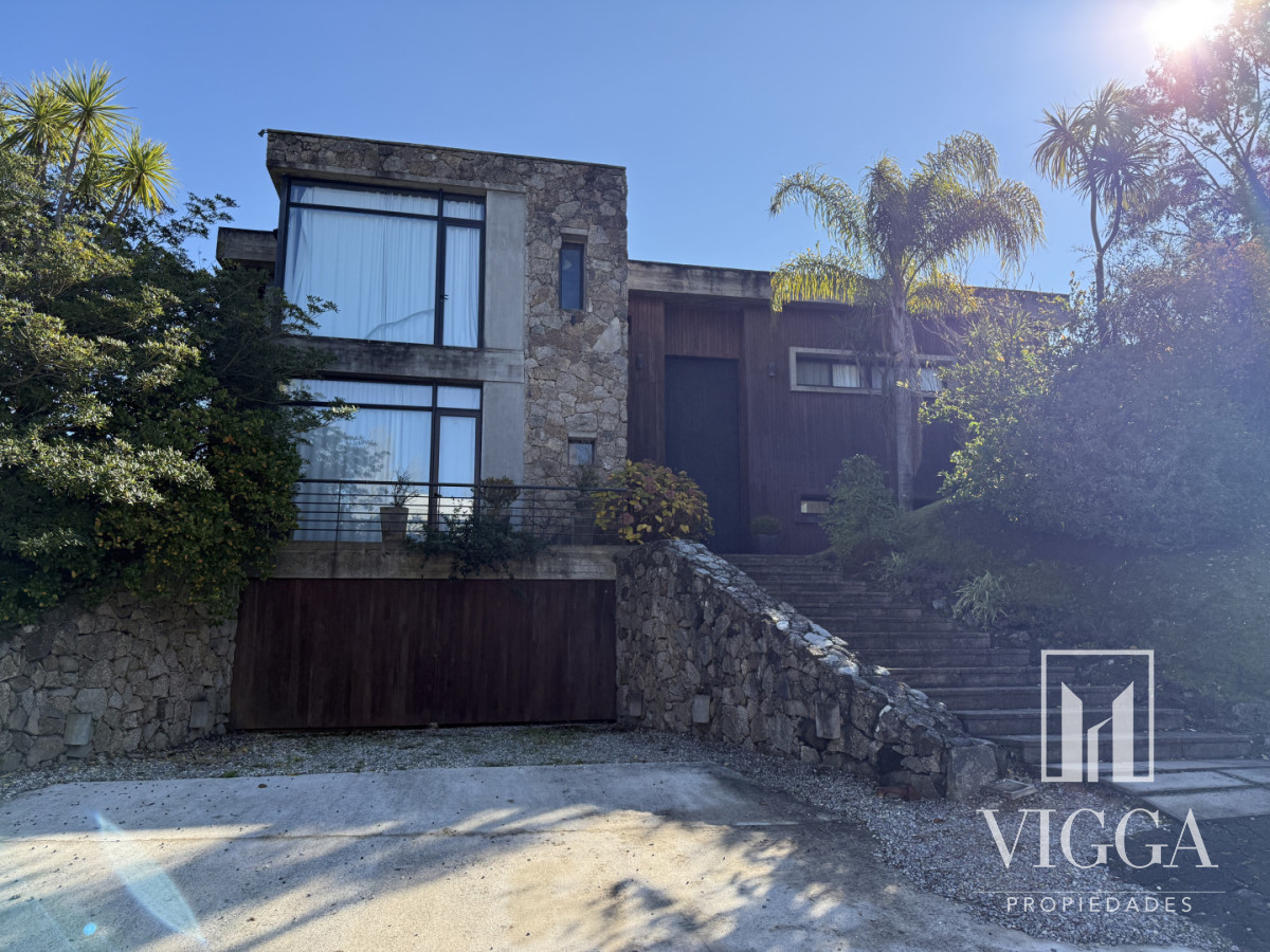 Casa ID.49 - Venta casa 4 suites Barrio privada La Arbolada