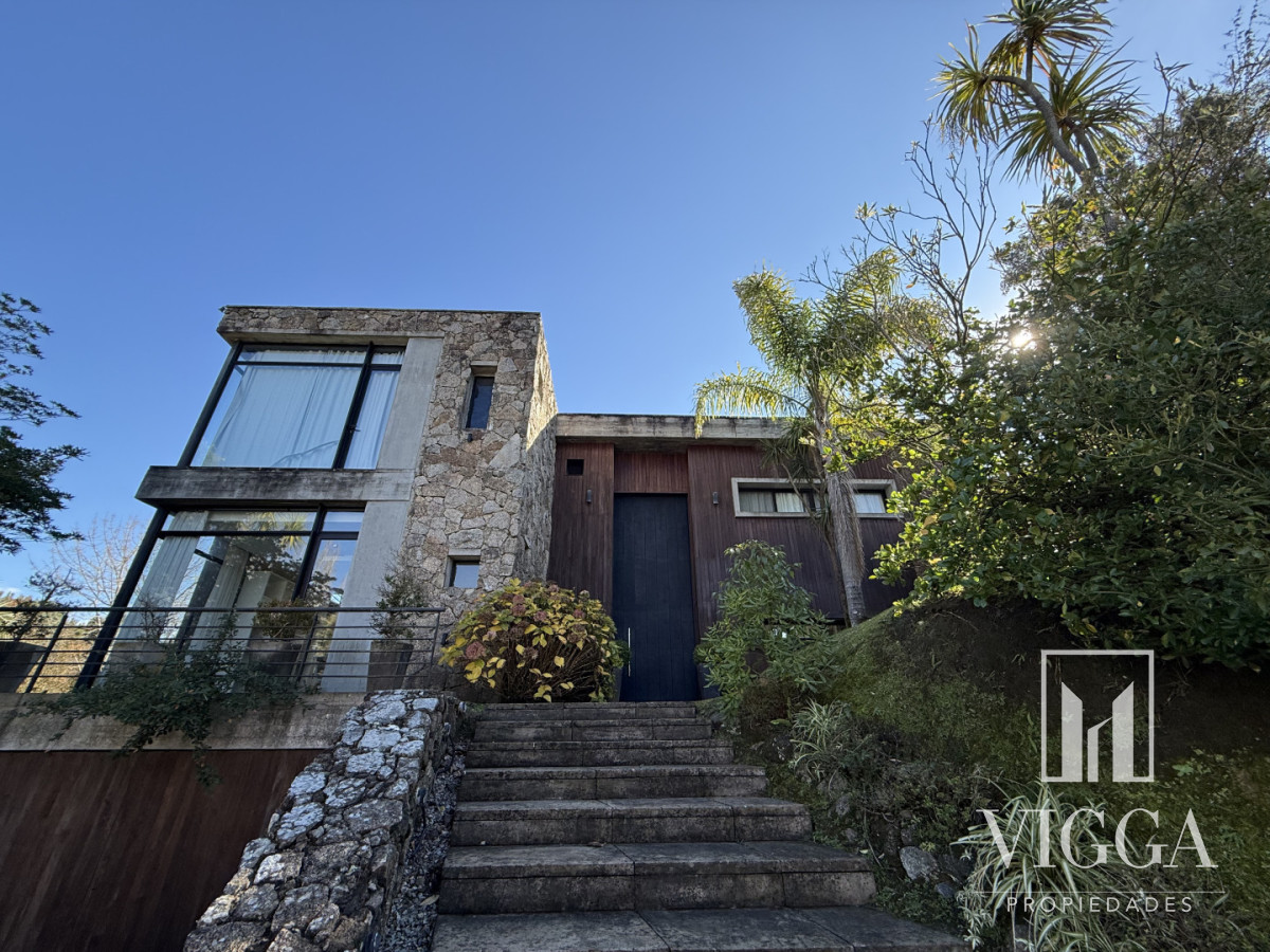 Casa ID.49 - Venta casa 4 suites Barrio privada La Arbolada