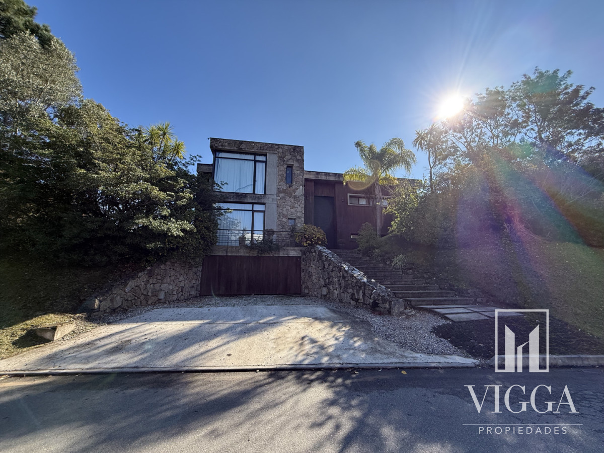Casa ID.49 - Venta casa 4 suites Barrio privada La Arbolada