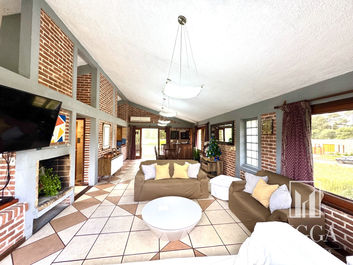Casa ID.88 - Casa Alquiler 4 dormitorios temporal Marly Punta del Este