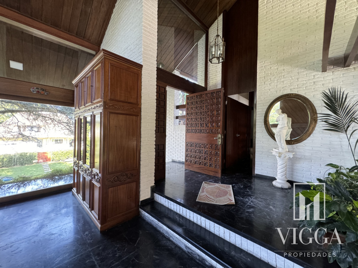 Casa ID.26 - Casa en Venta 4 suites Cantegril Playa Mansa Punta del Este