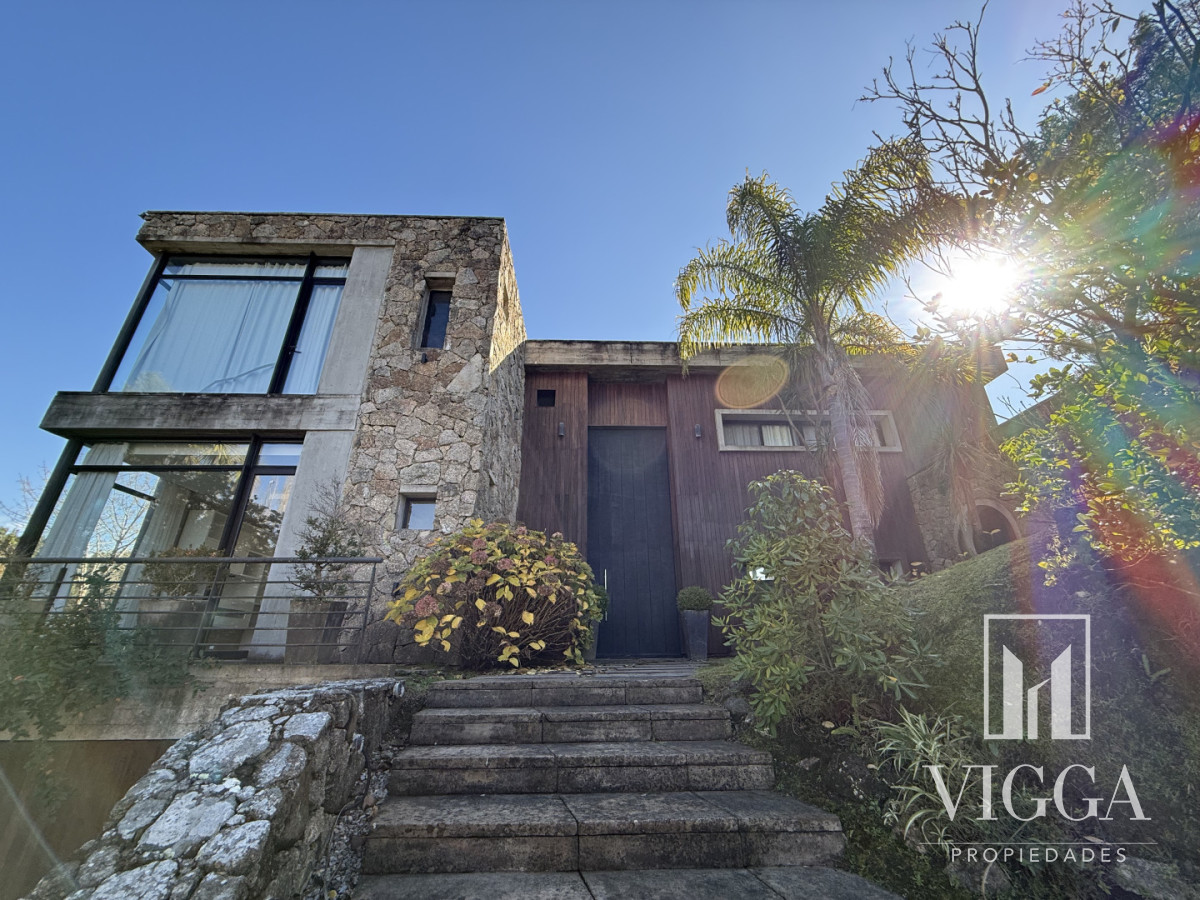 Casa ID.49 - Venta casa 4 suites Barrio privada La Arbolada