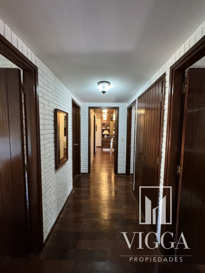 Casa ID.26 - Casa en Venta 4 suites Cantegril Playa Mansa Punta del Este