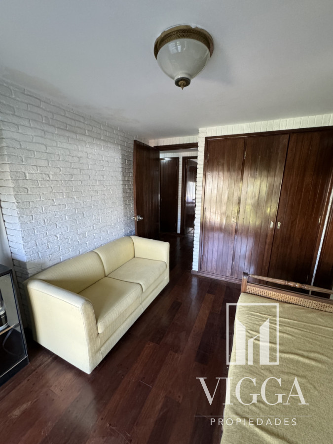 Casa ID.26 - Casa en Venta 4 suites Cantegril Playa Mansa Punta del Este
