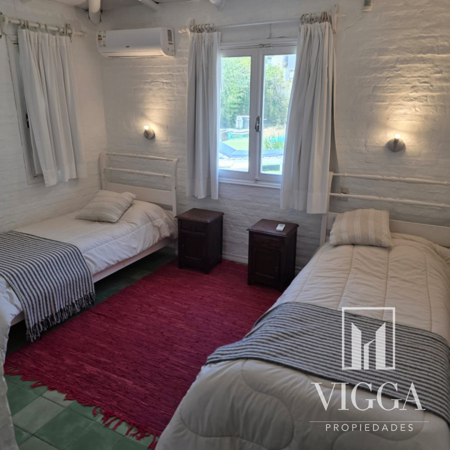 Casa ID.115/ - Casa en venta 4 dormitorios La Barra