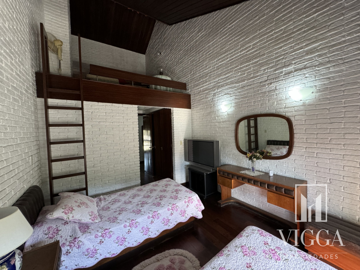 Casa ID.26 - Casa en Venta 4 suites Cantegril Playa Mansa Punta del Este