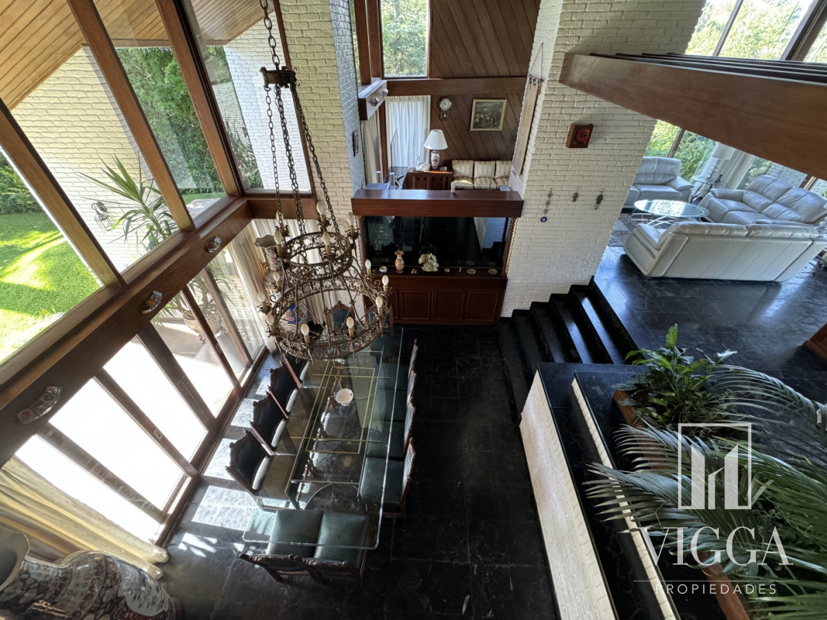 Casa ID.26 - Casa en Venta 4 suites Cantegril Playa Mansa Punta del Este