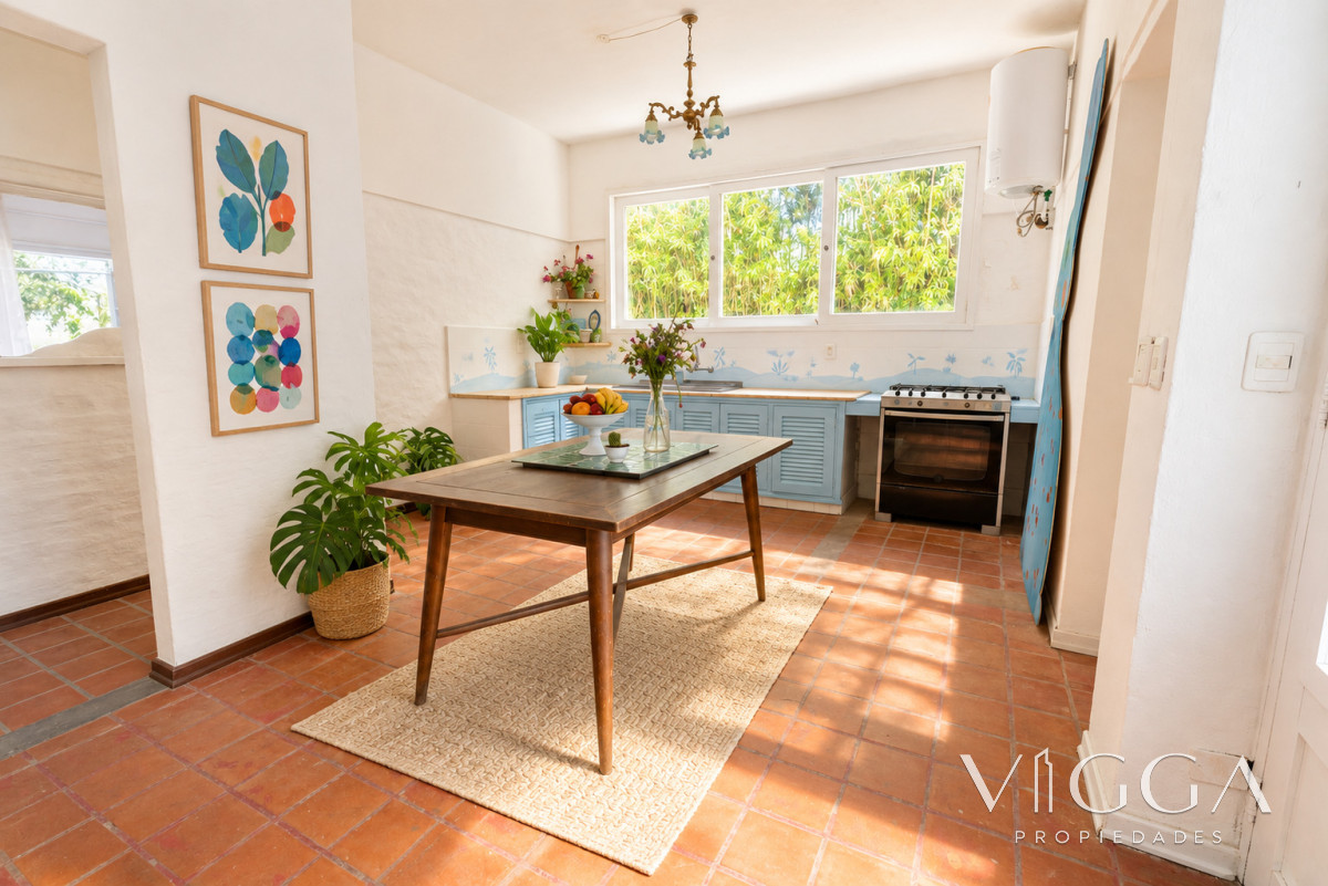 Casa ID.214 - Casa La Barra Alquiler temporal 5 dormitorios Punta del Este