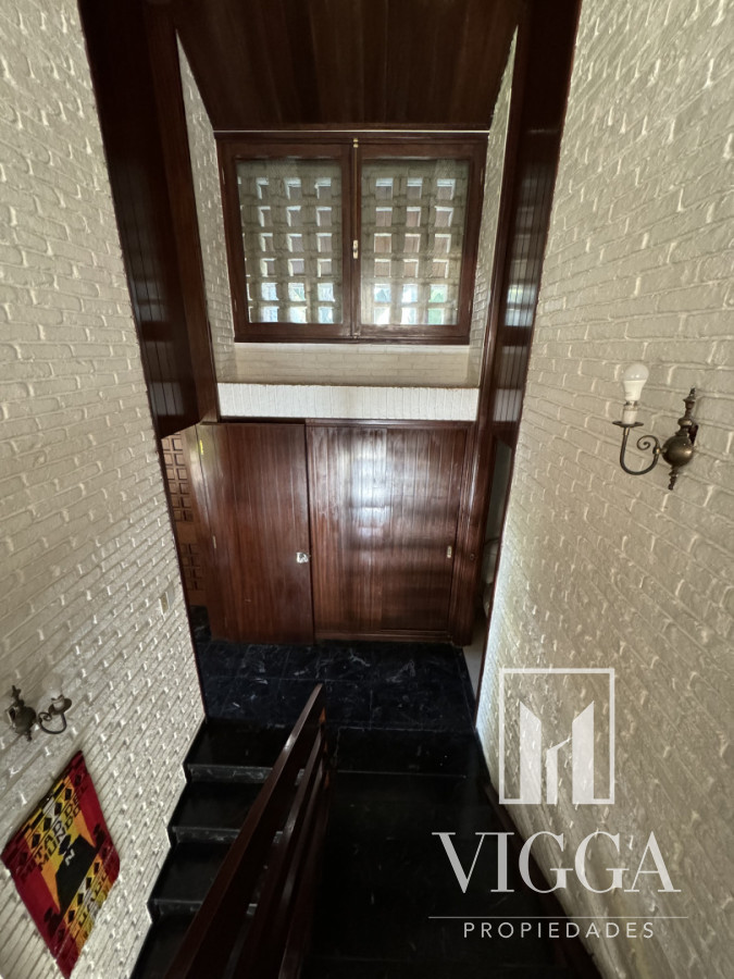 Casa ID.26 - Casa en Venta 4 suites Cantegril Playa Mansa Punta del Este