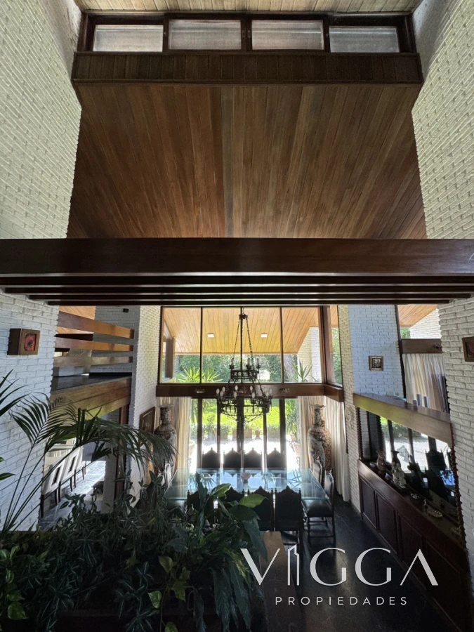 Casa ID.26 - Casa en Venta 4 suites Cantegril Playa Mansa Punta del Este