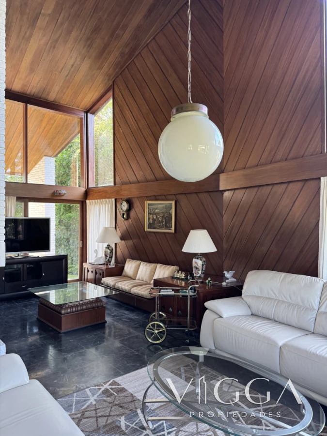 Casa ID.26 - Casa en Venta 4 suites Cantegril Playa Mansa Punta del Este