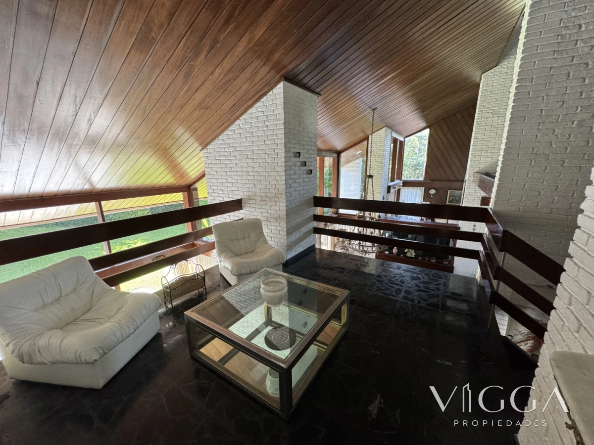 Casa ID.26 - Casa en Venta 4 suites Cantegril Playa Mansa Punta del Este
