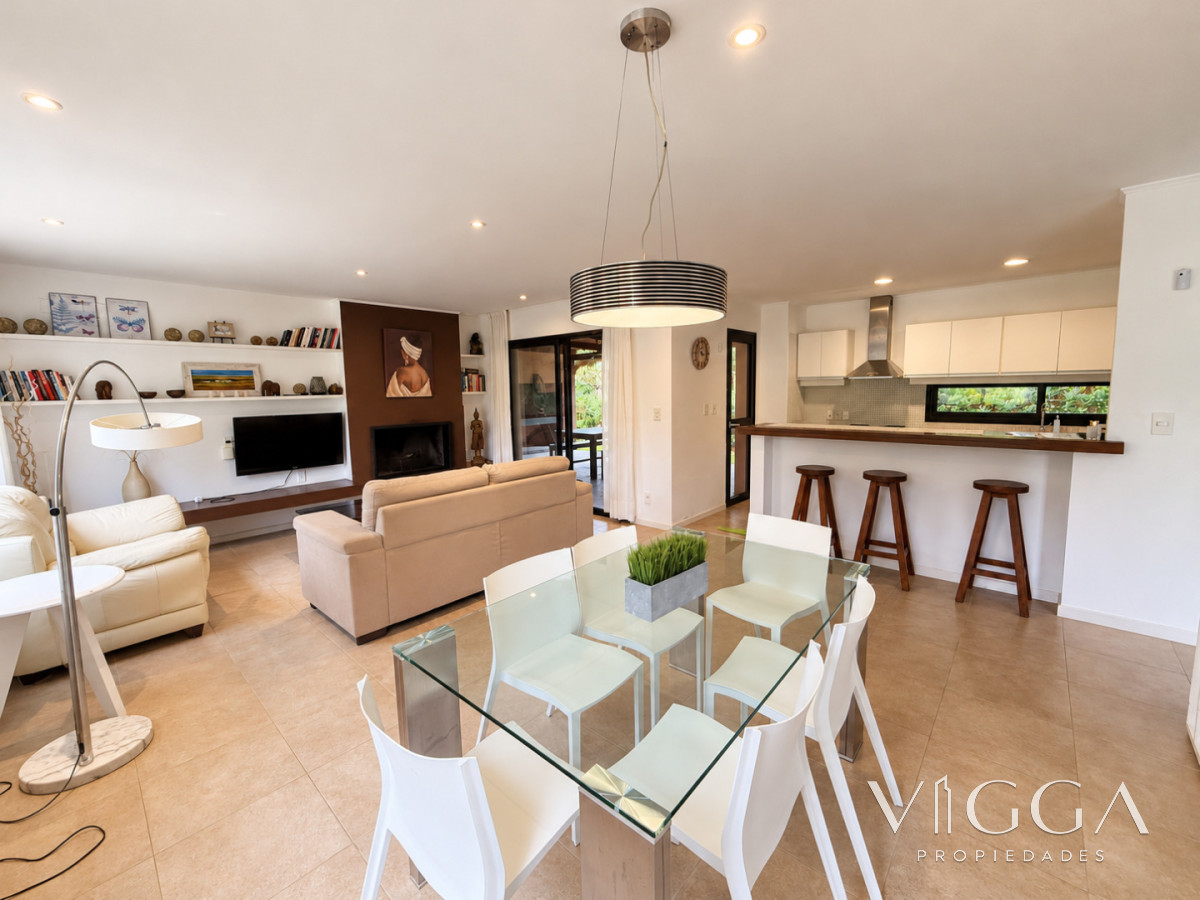 Casa ID.50 - Casa en Venta de Dos dormitorios en Pinares Punta del Este