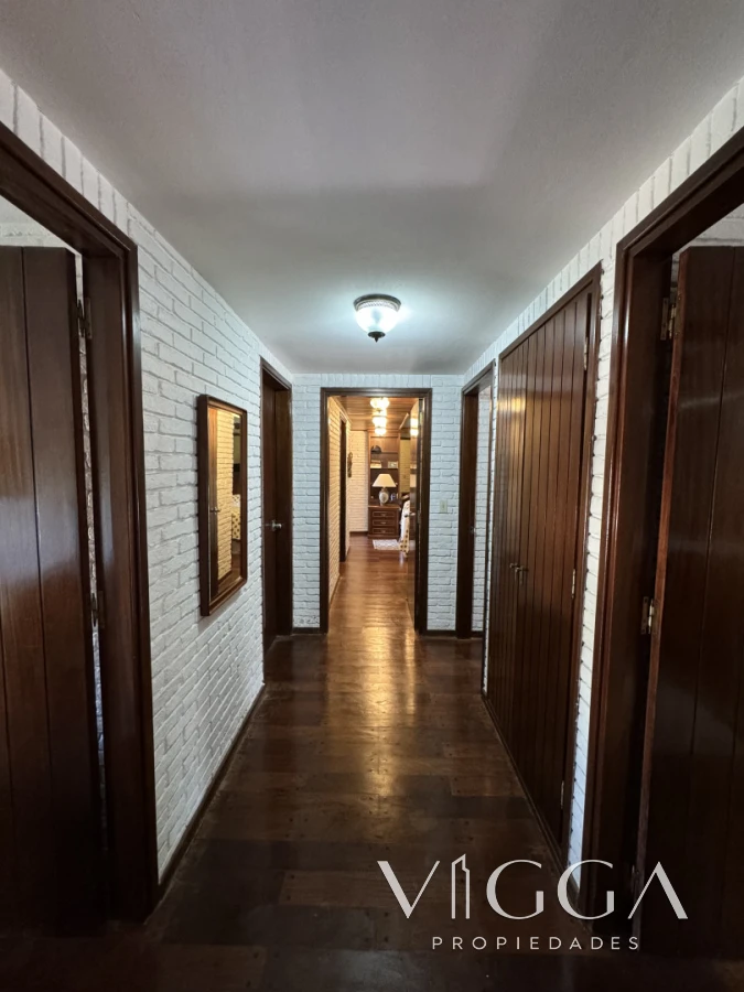 Casa ID.26 - Casa en Venta 4 suites Cantegril Playa Mansa Punta del Este