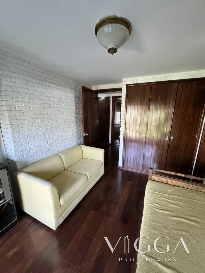 Casa ID.26 - Casa en Venta 4 suites Cantegril Playa Mansa Punta del Este