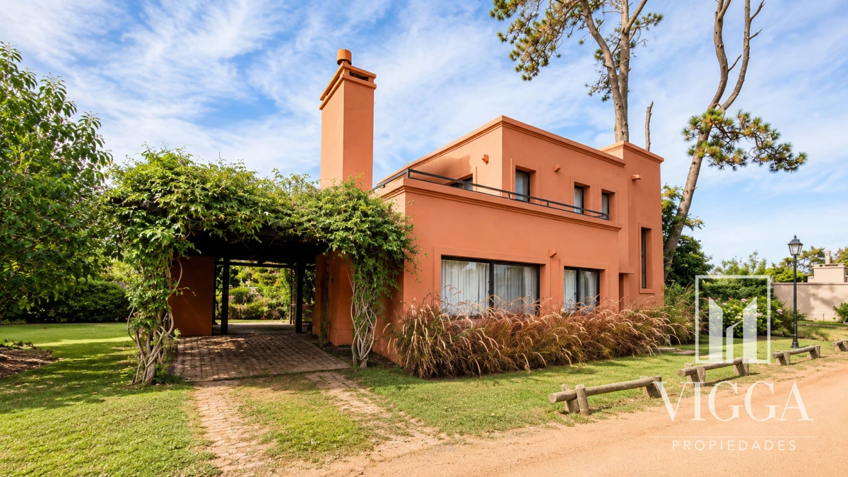 Casa ID.50/ - Casa en Venta de Dos dormitorios en Pinares Punta del Este