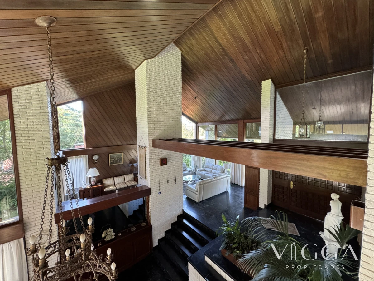 Casa ID.26 - Casa en Venta 4 suites Cantegril Playa Mansa Punta del Este