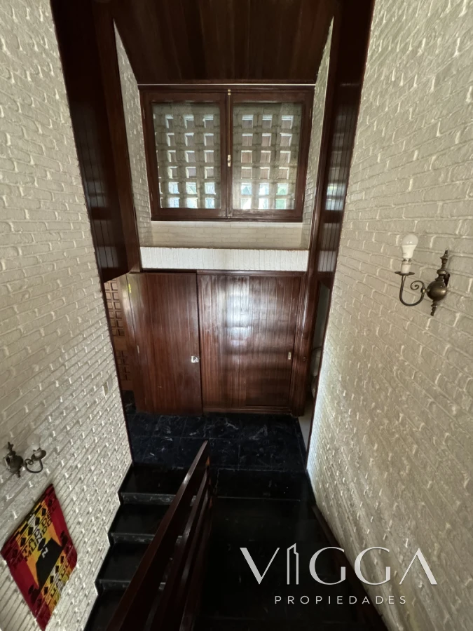 Casa ID.26 - Casa en Venta 4 suites Cantegril Playa Mansa Punta del Este