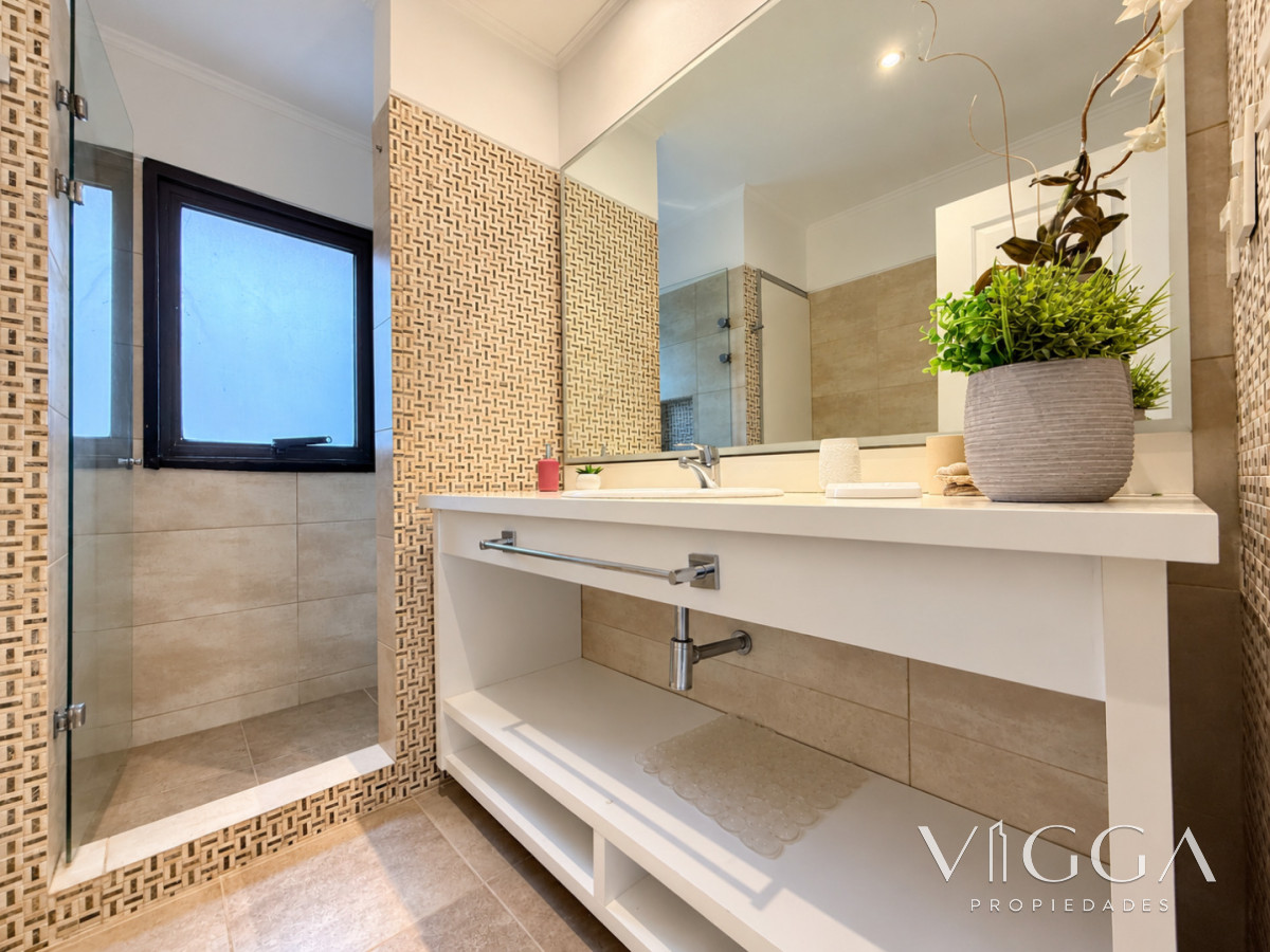 Casa ID.50 - Casa en Venta de Dos dormitorios en Pinares Punta del Este