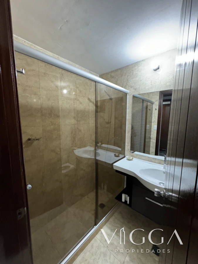 Casa ID.26 - Casa en Venta 4 suites Cantegril Playa Mansa Punta del Este