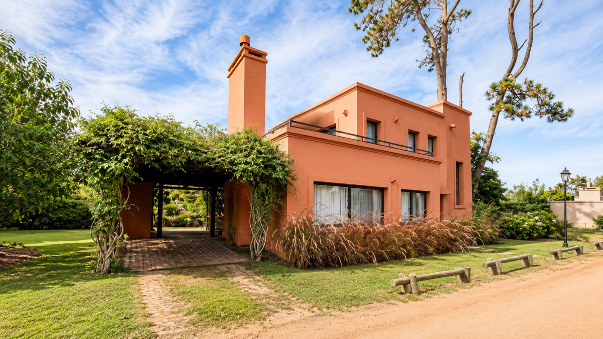 Casa en Venta de Dos dormitorios en Pinares Punta del Este