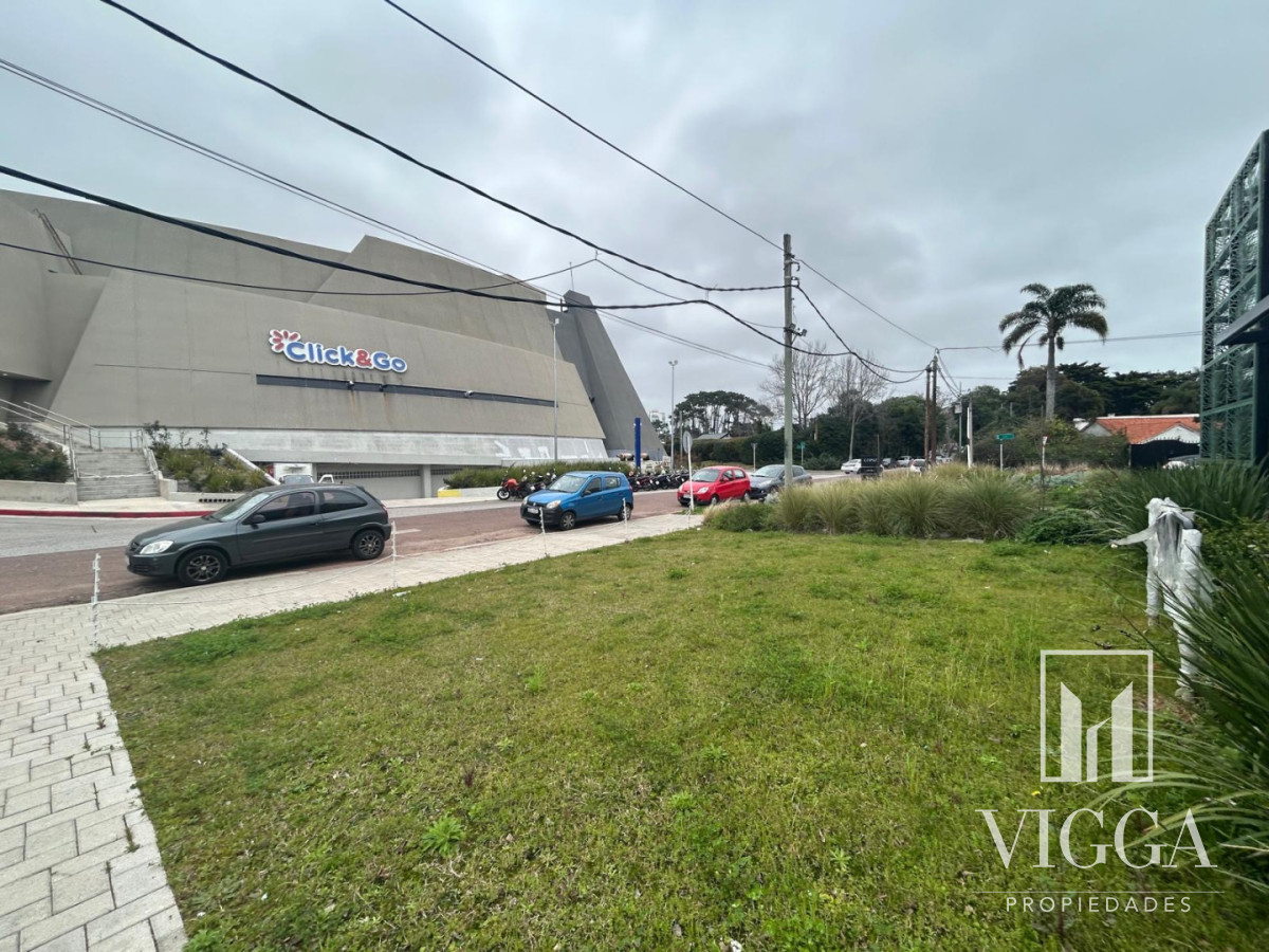 Local Comercial ID.159 - Local Comercial Alquiler Anual Zona Punta Shopping