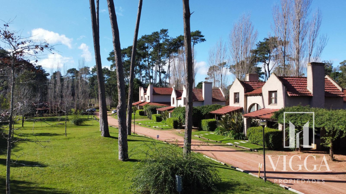 Terreno ID.149 - Venta Terreno Barrio Privado Parque Pinares 200 mts del mar