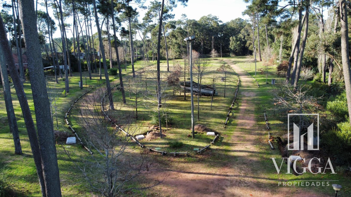 Terreno ID.149 - Venta Terreno Barrio Privado Parque Pinares 200 mts del mar