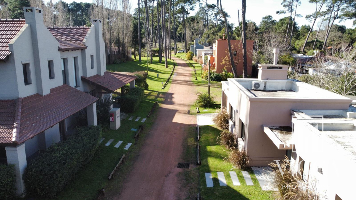 Terreno ID.152 - Venta Terreno Barrio Privado Parque Pinares 200 mts del mar